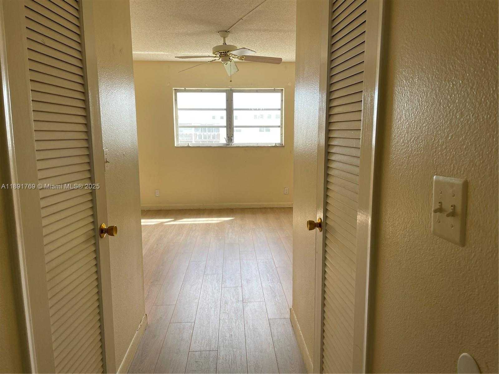 Small Image of 1001 NORTH EAST 14TH AVE #706, Hallandale Beach Number 5