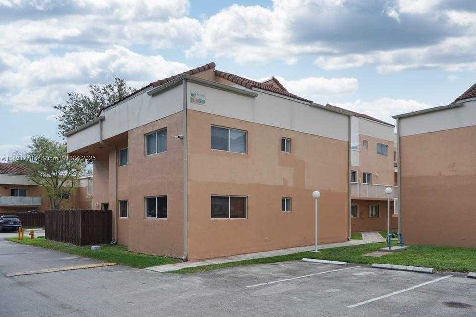 Small Image of 14909 SOUTH WEST 80TH ST #106, Miami Number 3