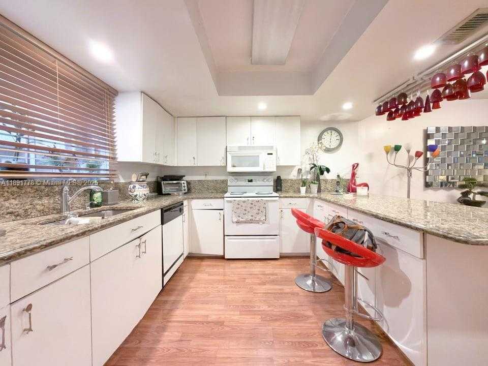 Small Image of 14909 SOUTH WEST 80TH ST #106, Miami Number 8