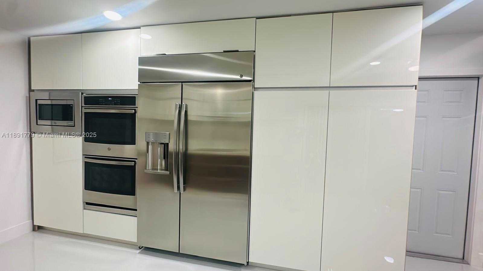 Small Image of 541 SOUTH EAST 17TH AVE #541, Deerfield Beach Number 3