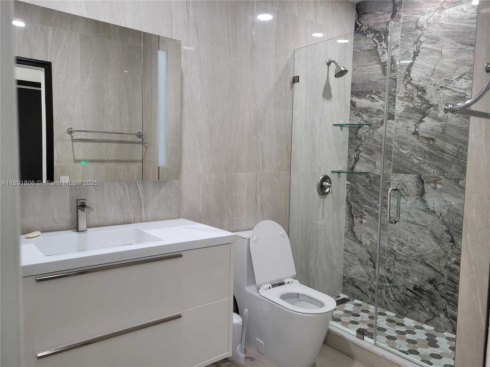 Small Image of 8900 NORTH WEST 148TH TER, Miami Lakes Number 7