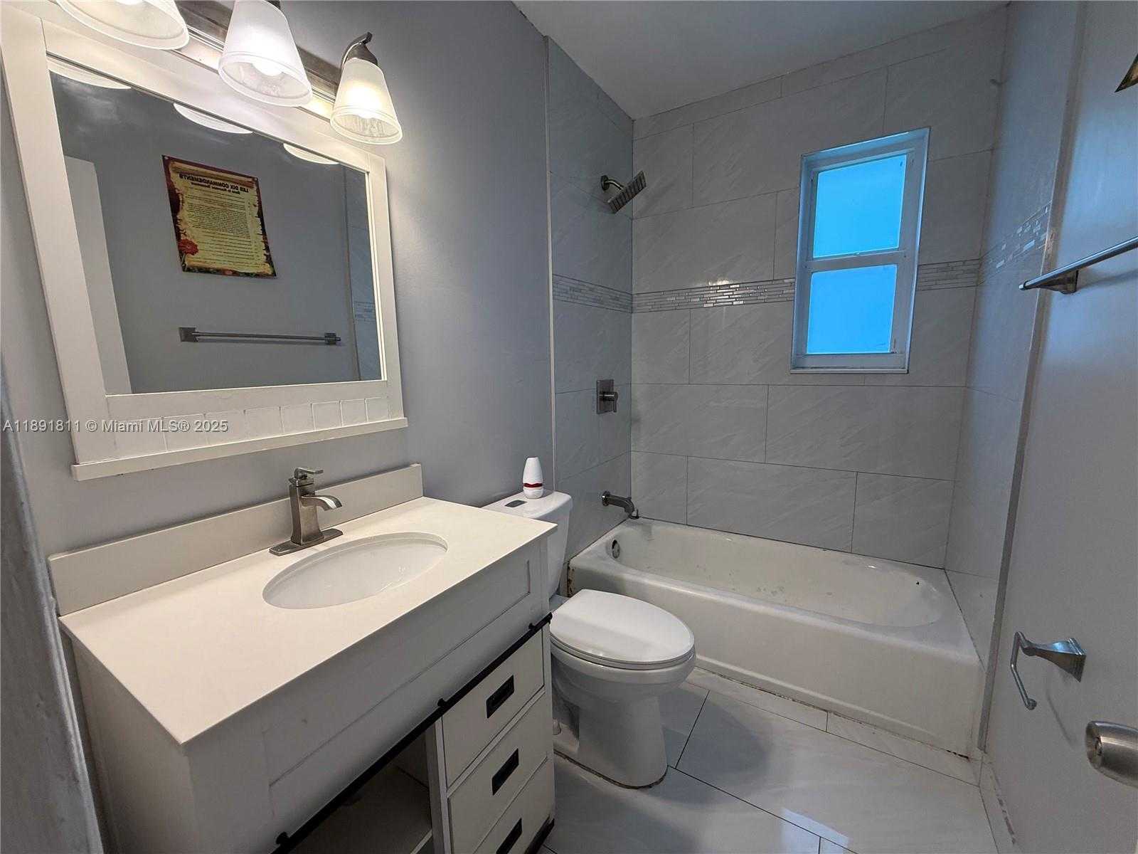 Small Image of 11305 NORTH EAST 13TH AVE, Miami Number 11