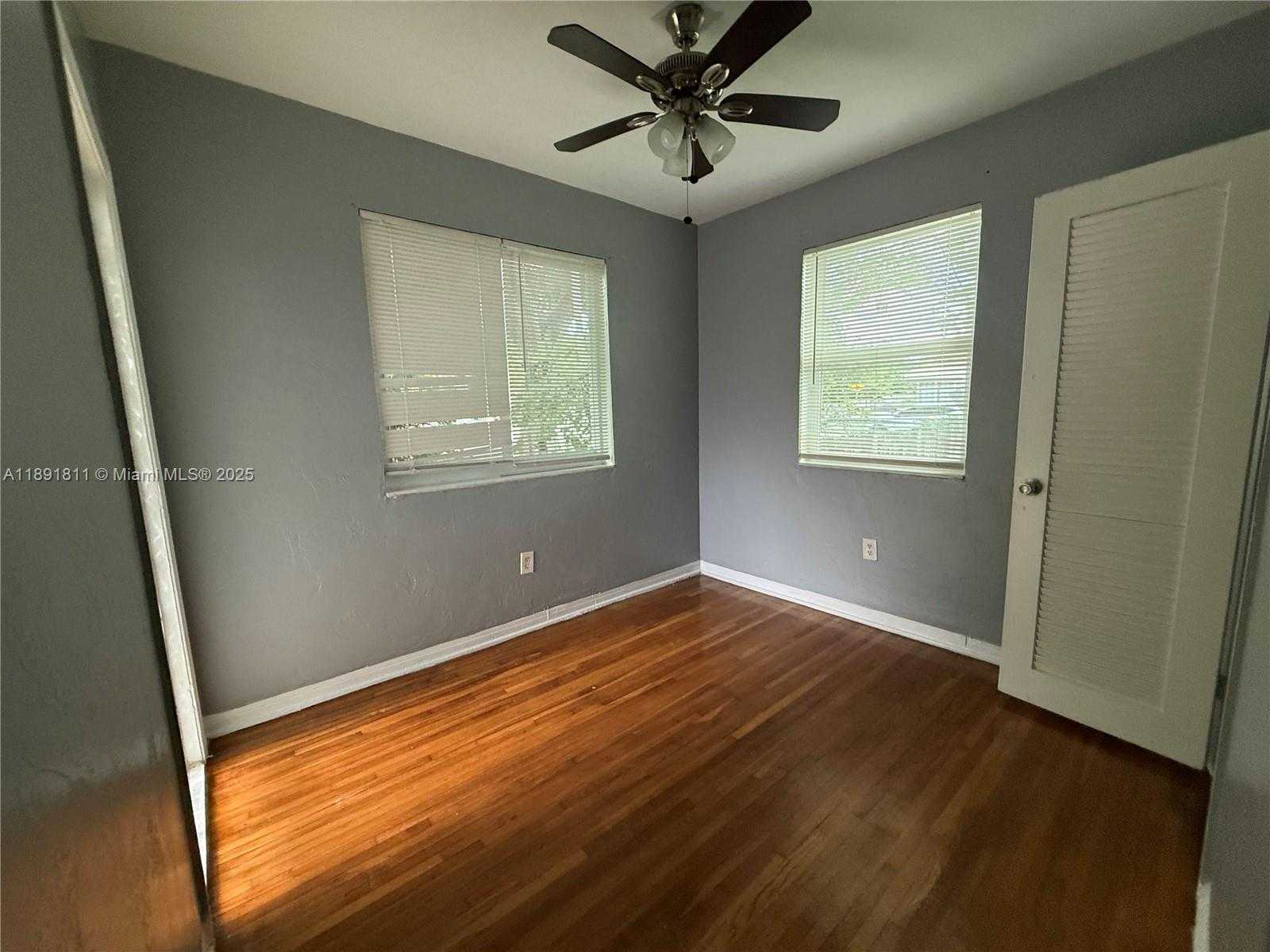Small Image of 11305 NORTH EAST 13TH AVE, Miami Number 12