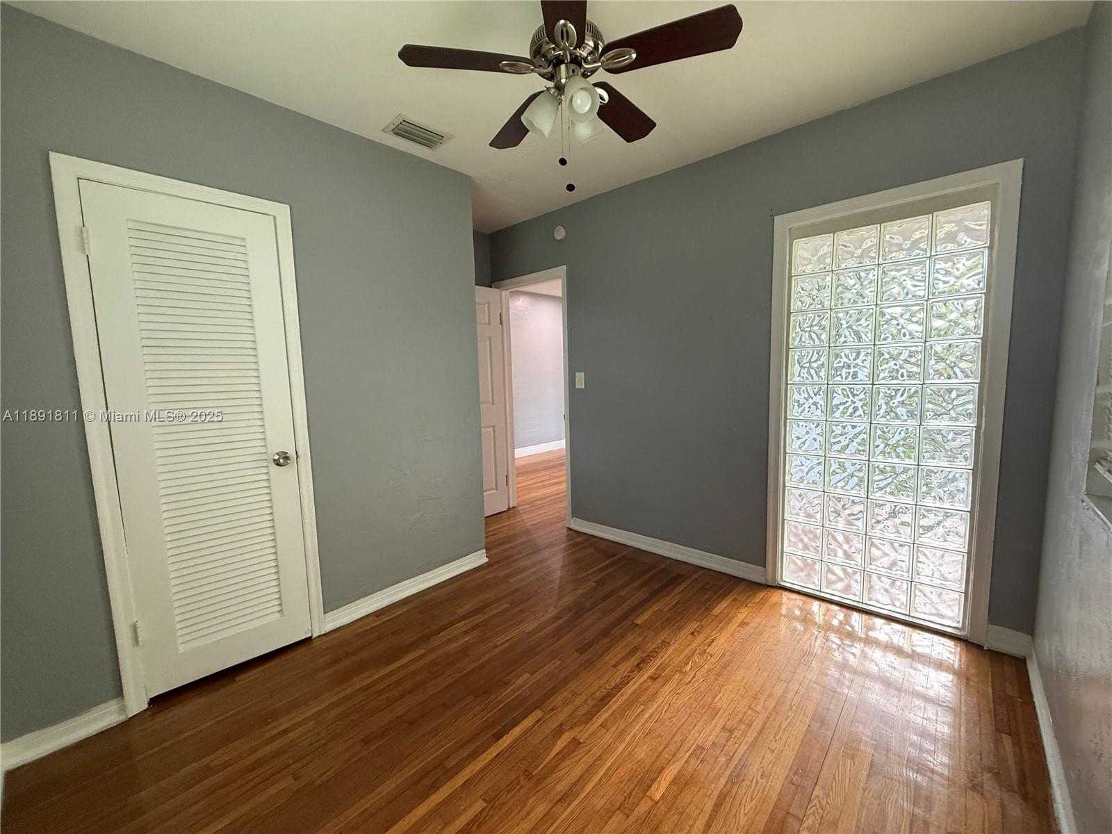 Small Image of 11305 NORTH EAST 13TH AVE, Miami Number 13