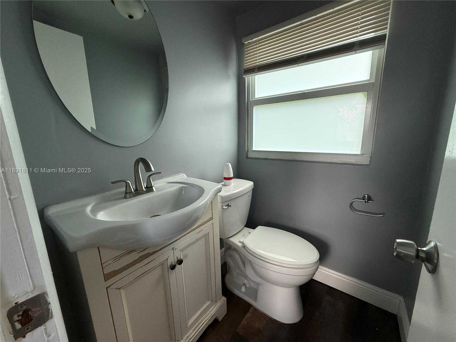 Small Image of 11305 NORTH EAST 13TH AVE, Miami Number 8