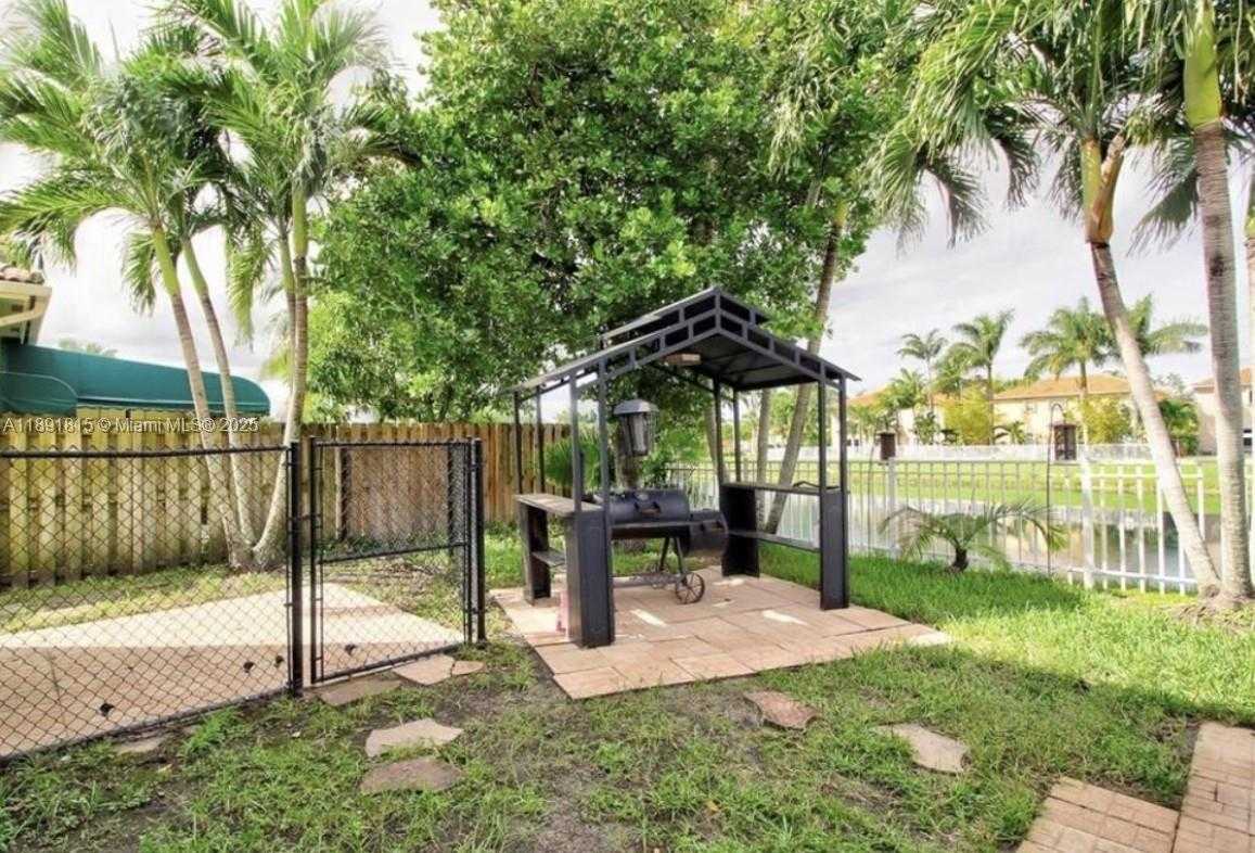 Small Image of 3571 NORTH EAST 11TH DR #101, Homestead Number 7