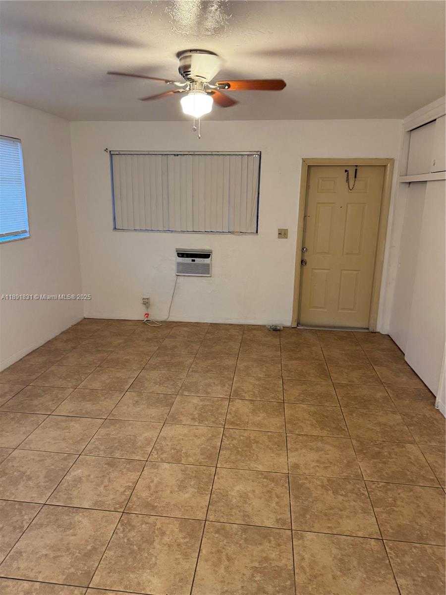 Small Image of 1721 PLUNKETT ST #3, Hollywood Number 1