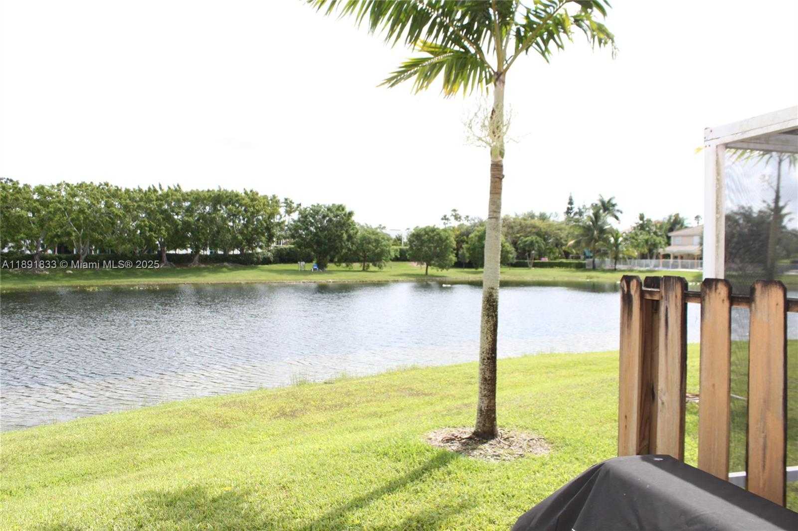 Small Image of 3678 SAN SIMEON CIR, Weston Number 13