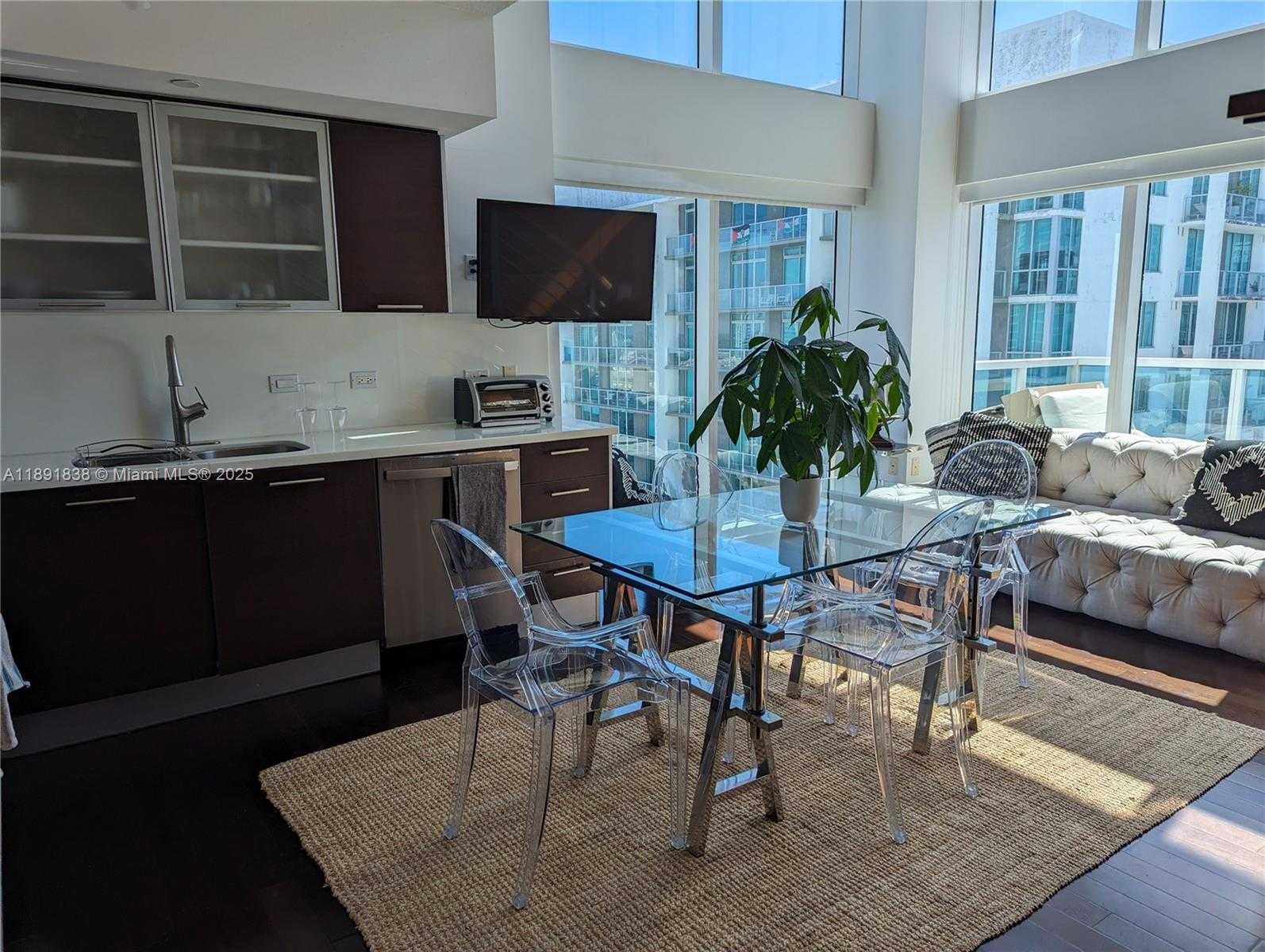 Small Image of 41 SOUTH EAST 5TH ST #2302, Miami Number 3