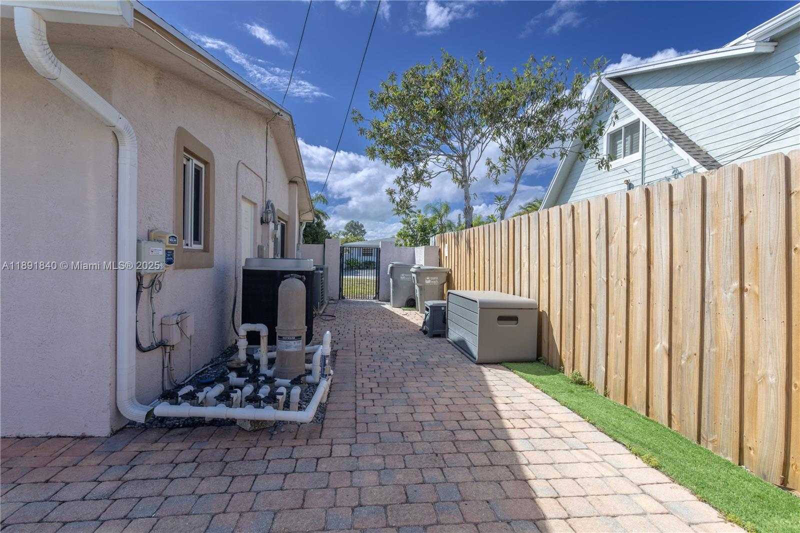 Small Image of 1660 NORTH EAST 25TH AVE, Pompano Beach Number 6