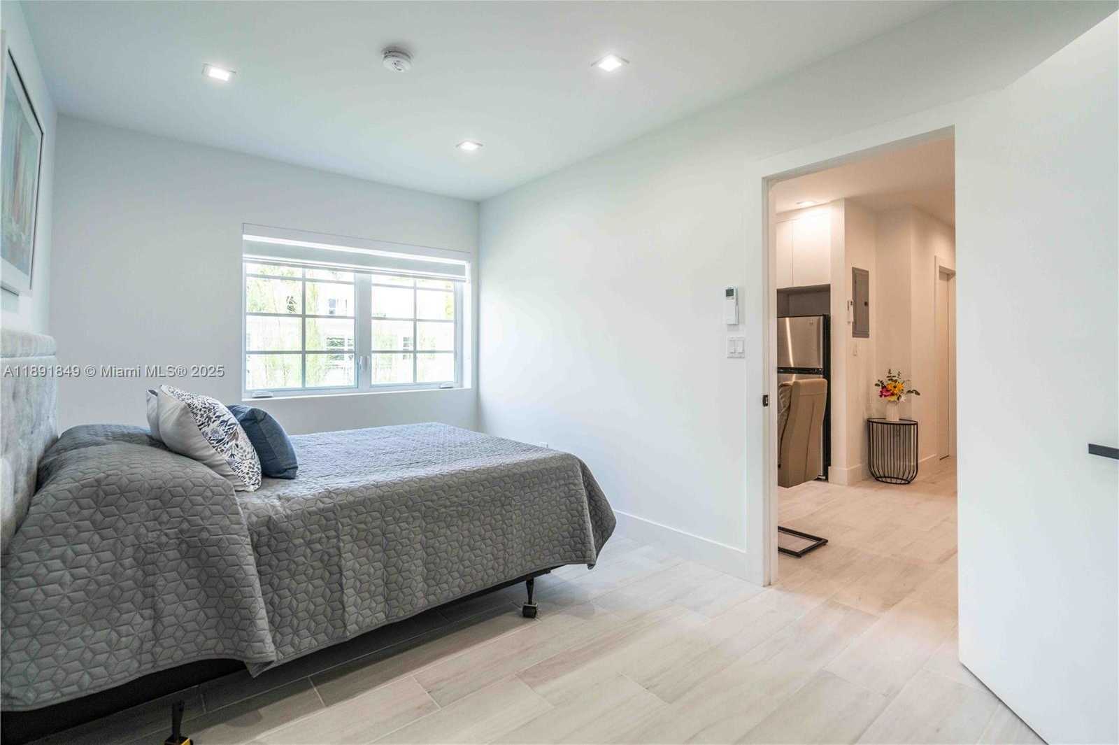 Small Image of 960 JEFFERSON AVE #204, Miami Beach Number 13