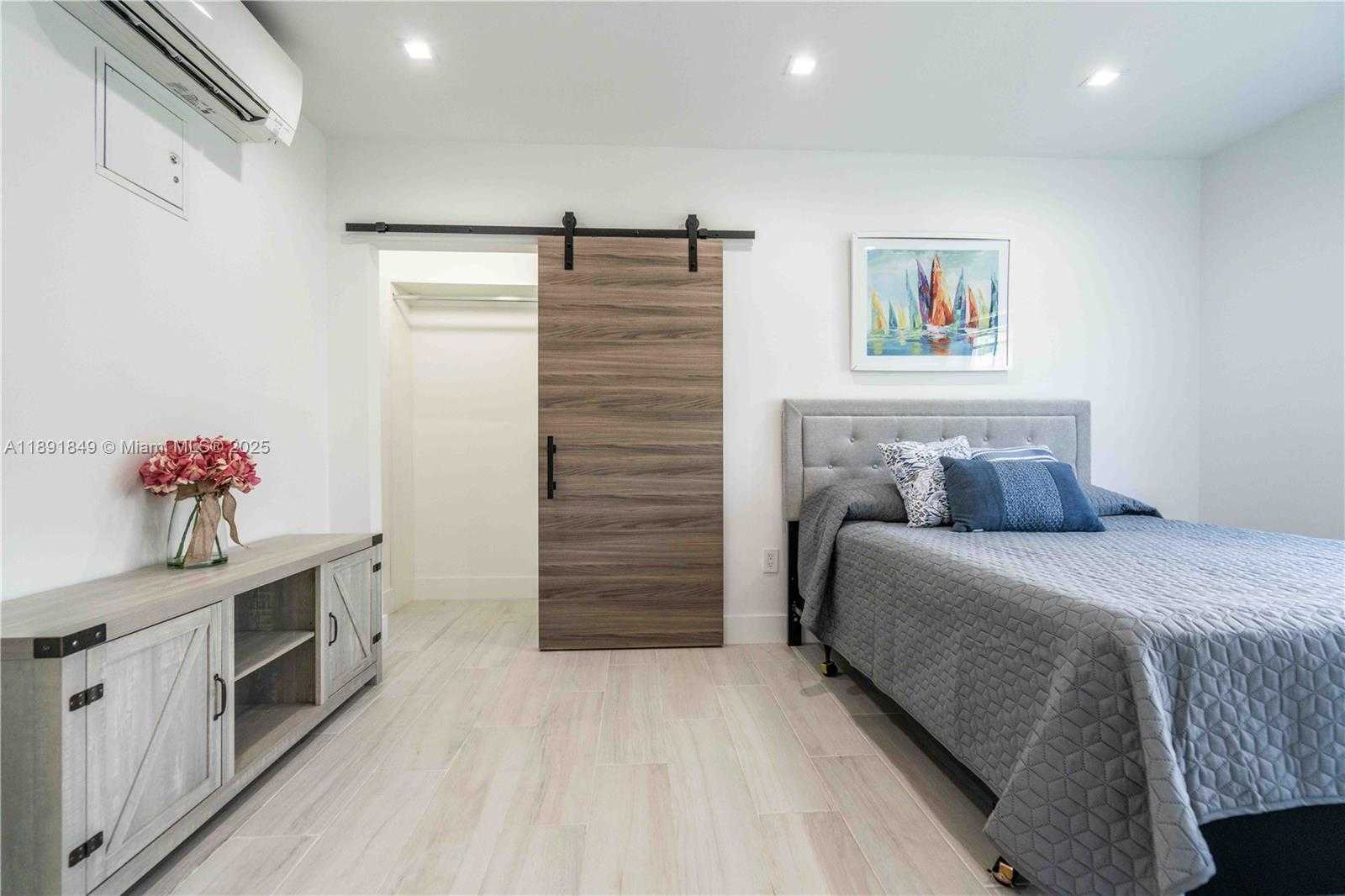 Small Image of 960 JEFFERSON AVE #204, Miami Beach Number 14