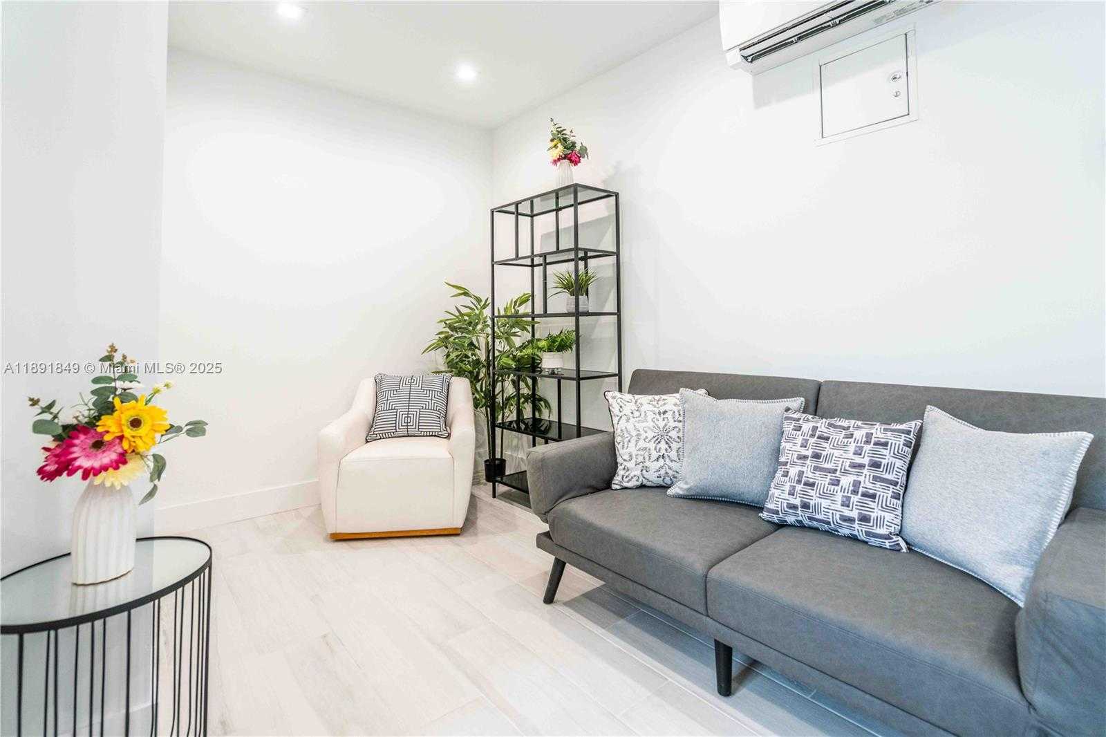 Small Image of 960 JEFFERSON AVE #204, Miami Beach Number 4