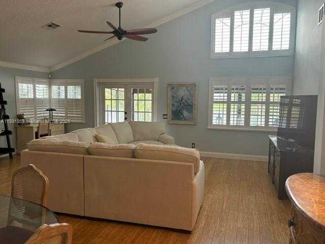 Small Image of 2909 OAK PARK CIR, Davie Number 15