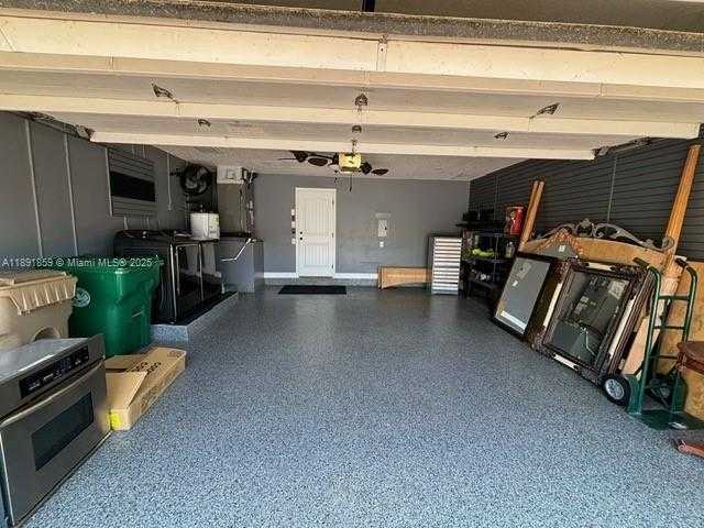 Small Image of 2909 OAK PARK CIR, Davie Number 3