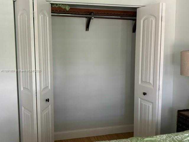Small Image of 2909 OAK PARK CIR, Davie Number 4