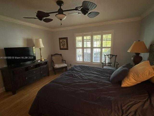 Small Image of 2909 OAK PARK CIR, Davie Number 8