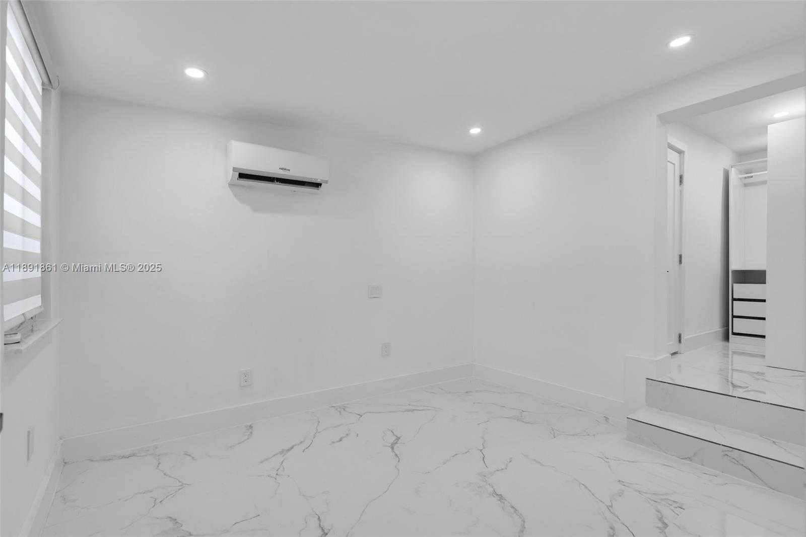 Small Image of 2999 SOUTH WEST 17TH ST #B, Miami Number 13