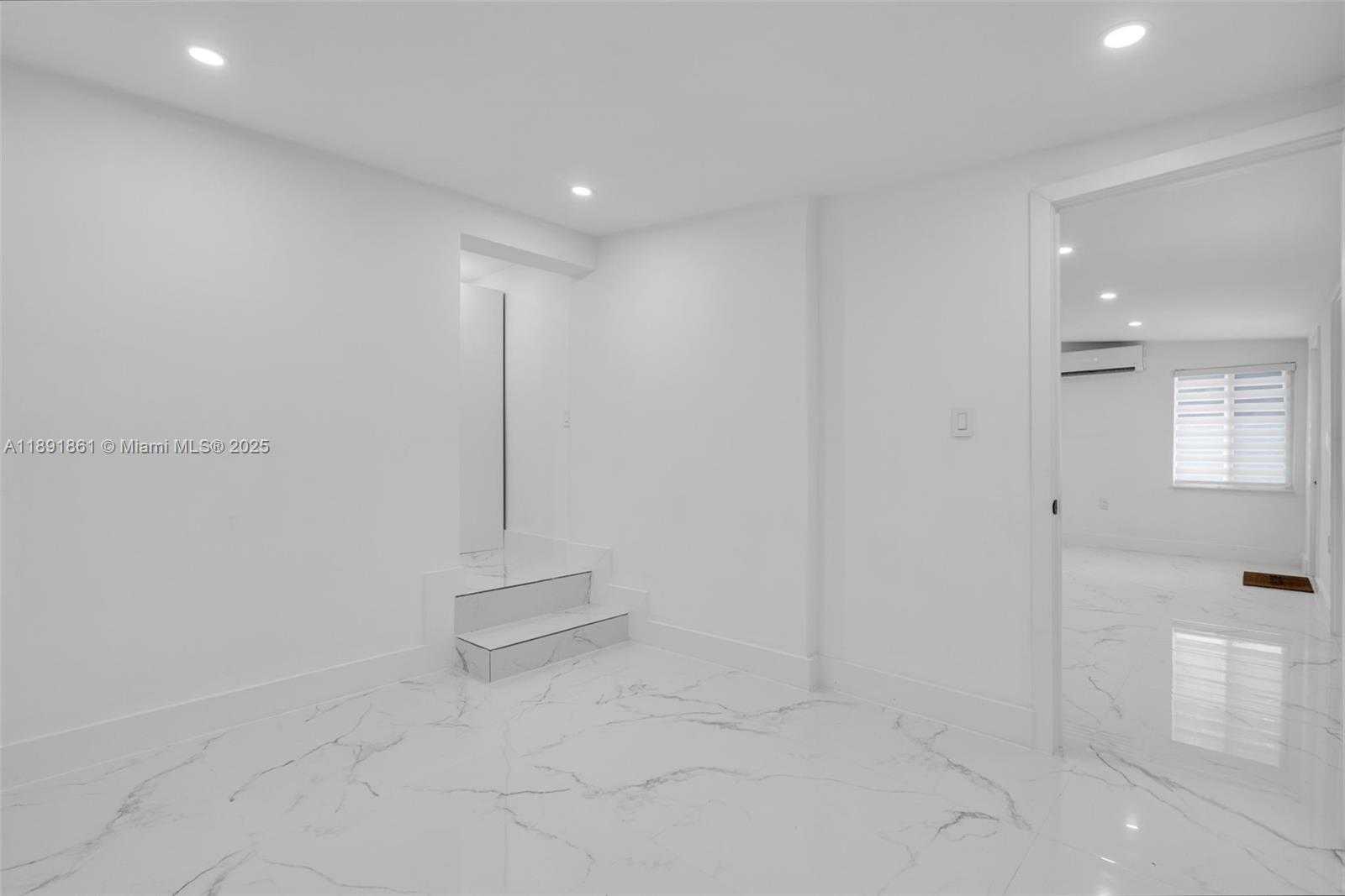 Small Image of 2999 SOUTH WEST 17TH ST #B, Miami Number 14