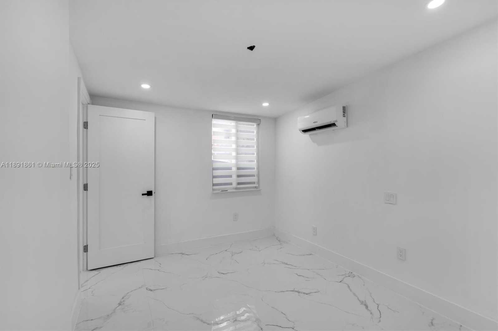 Small Image of 2999 SOUTH WEST 17TH ST #B, Miami Number 17