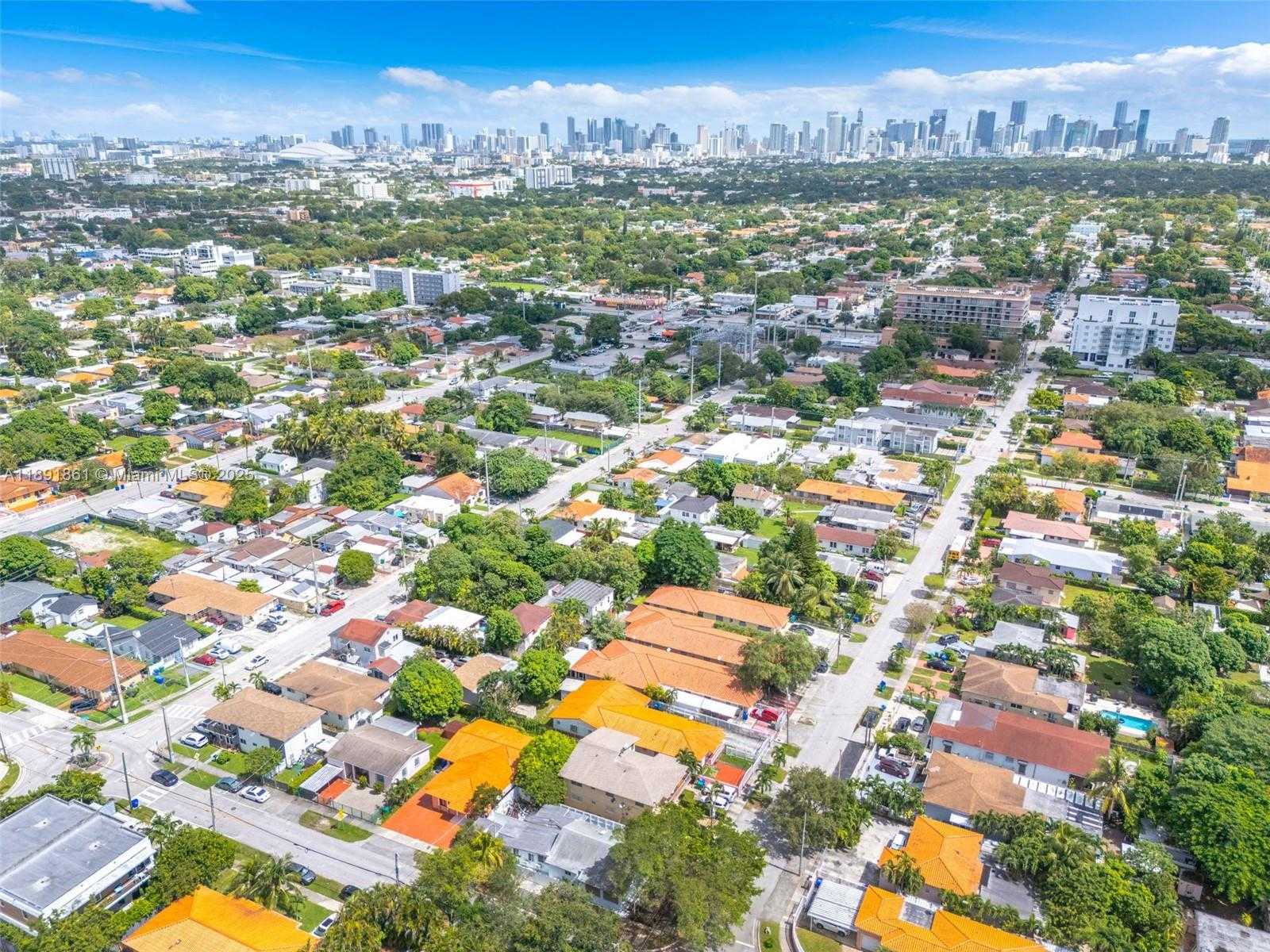 Small Image of 2999 SOUTH WEST 17TH ST #B, Miami Number 19