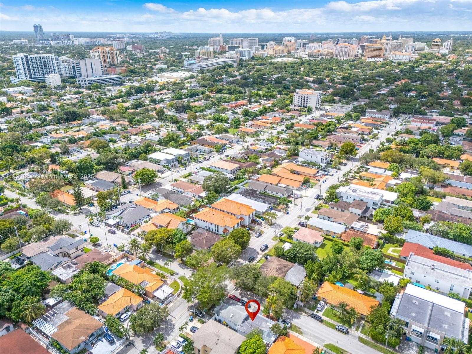 Small Image of 2999 SOUTH WEST 17TH ST #B, Miami Number 22