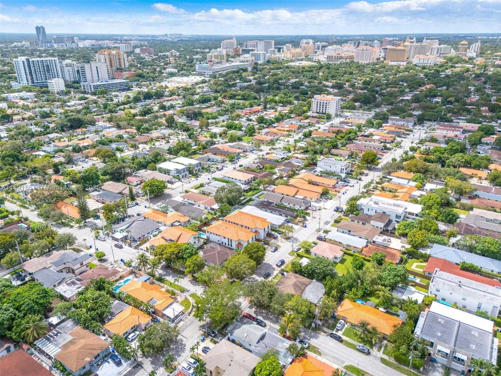 Small Image of 2999 SOUTH WEST 17TH ST #B, Miami Number 23