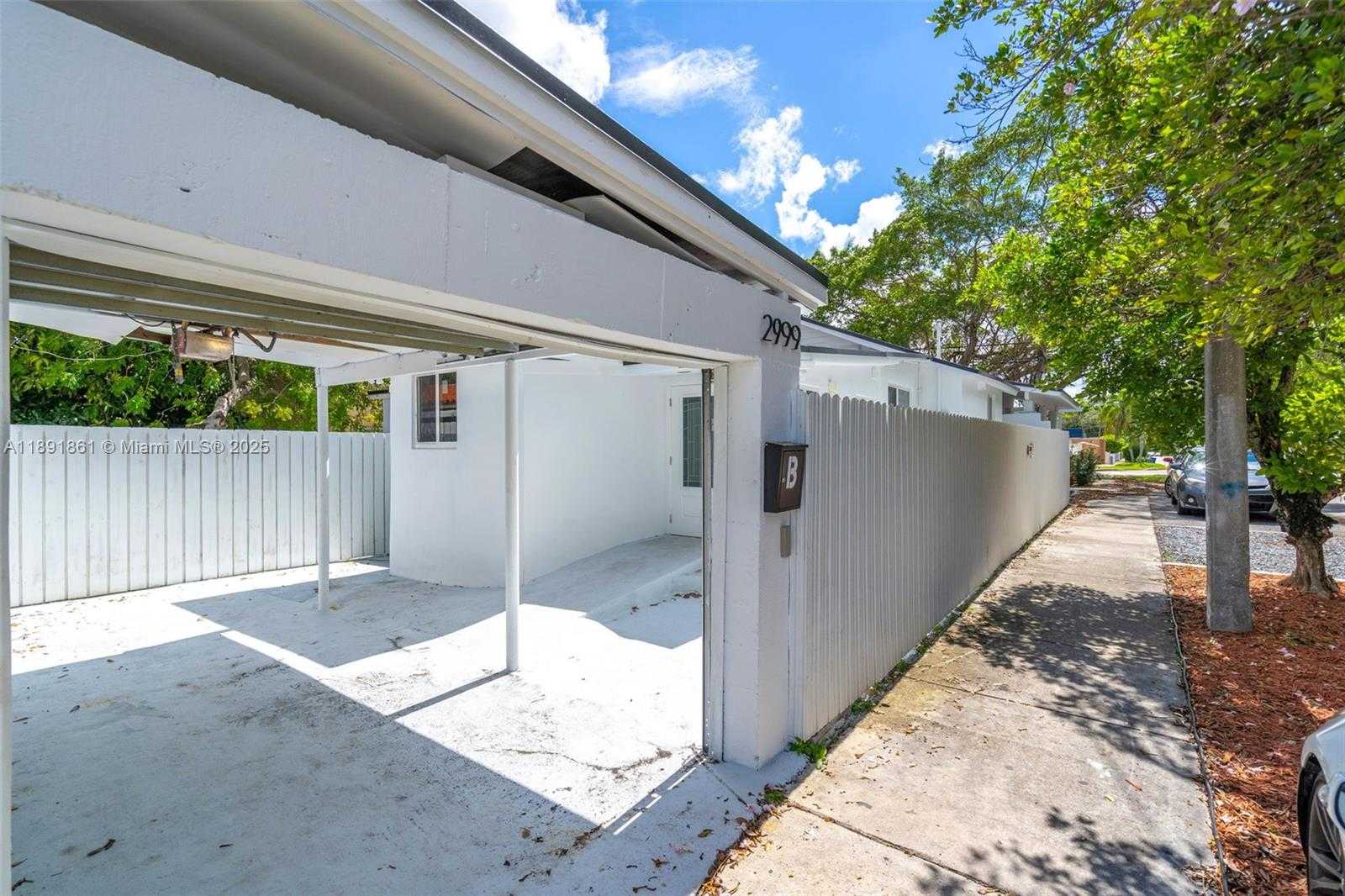 Small Image of 2999 SOUTH WEST 17TH ST #B, Miami Number 3