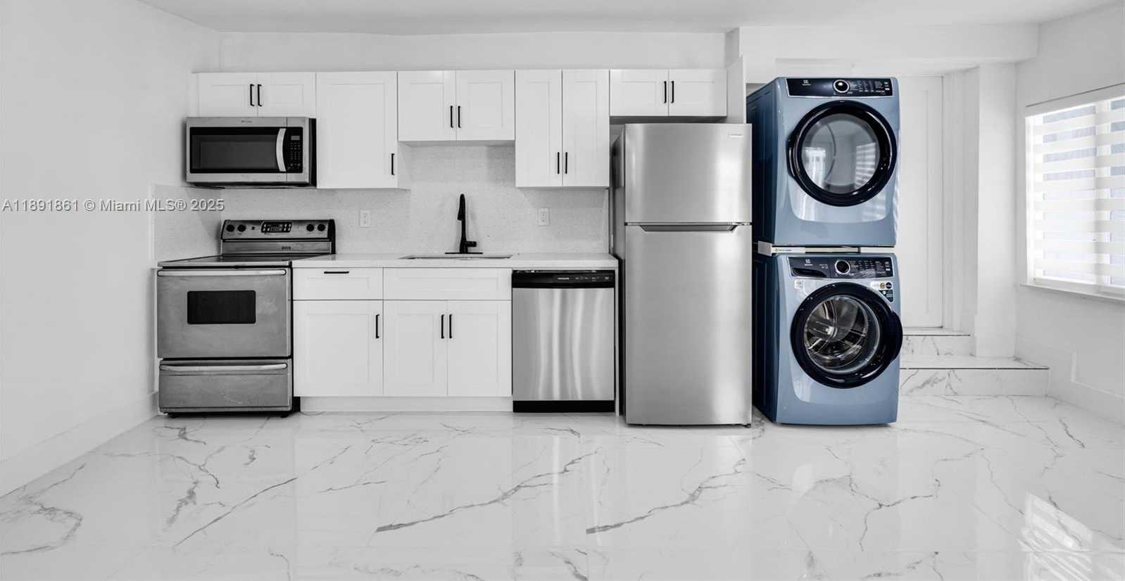 Small Image of 2999 SOUTH WEST 17TH ST #B, Miami Number 8