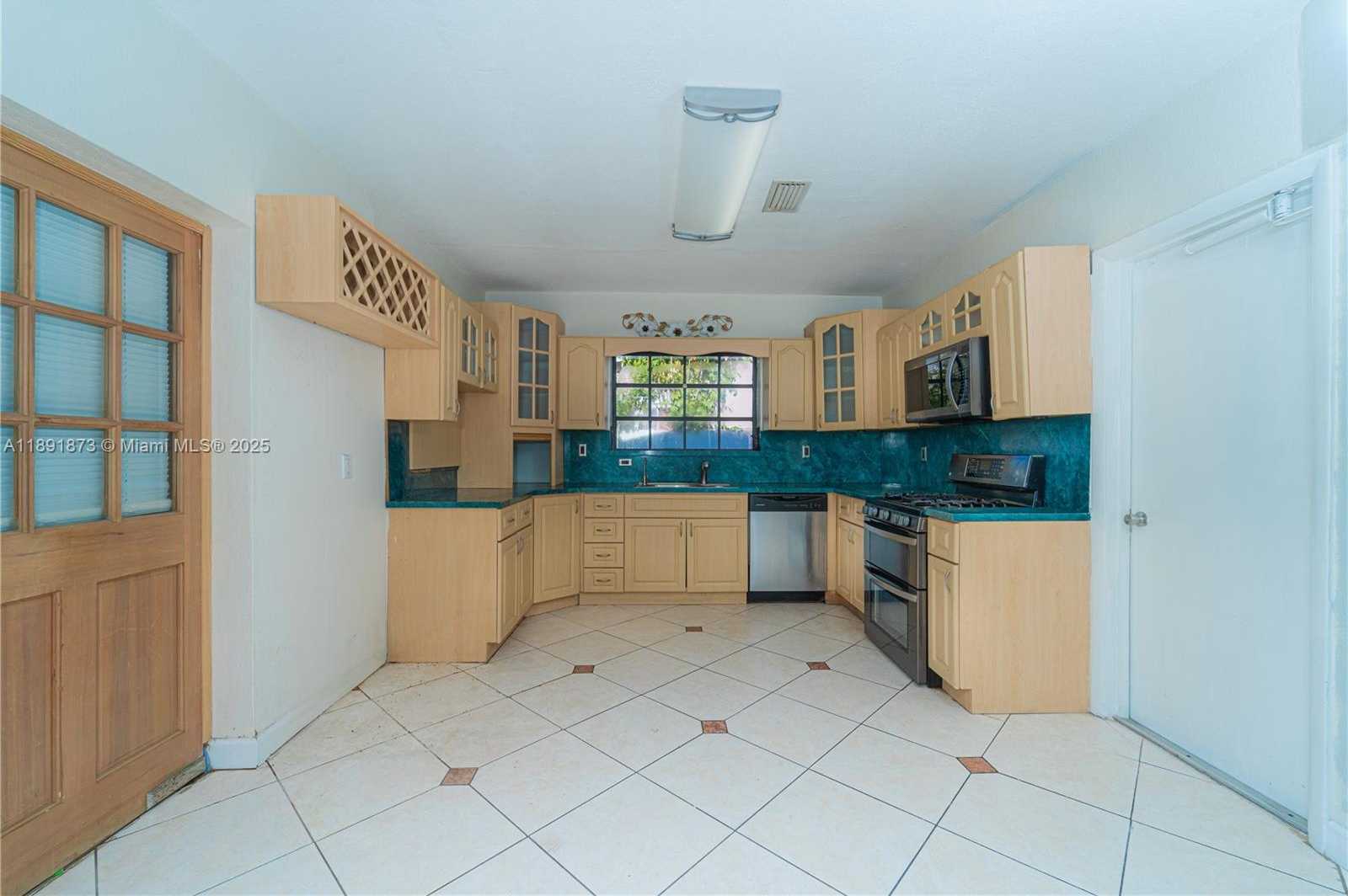 Small Image of 430 NORTH EAST 145TH ST #N/A, Miami Number 10