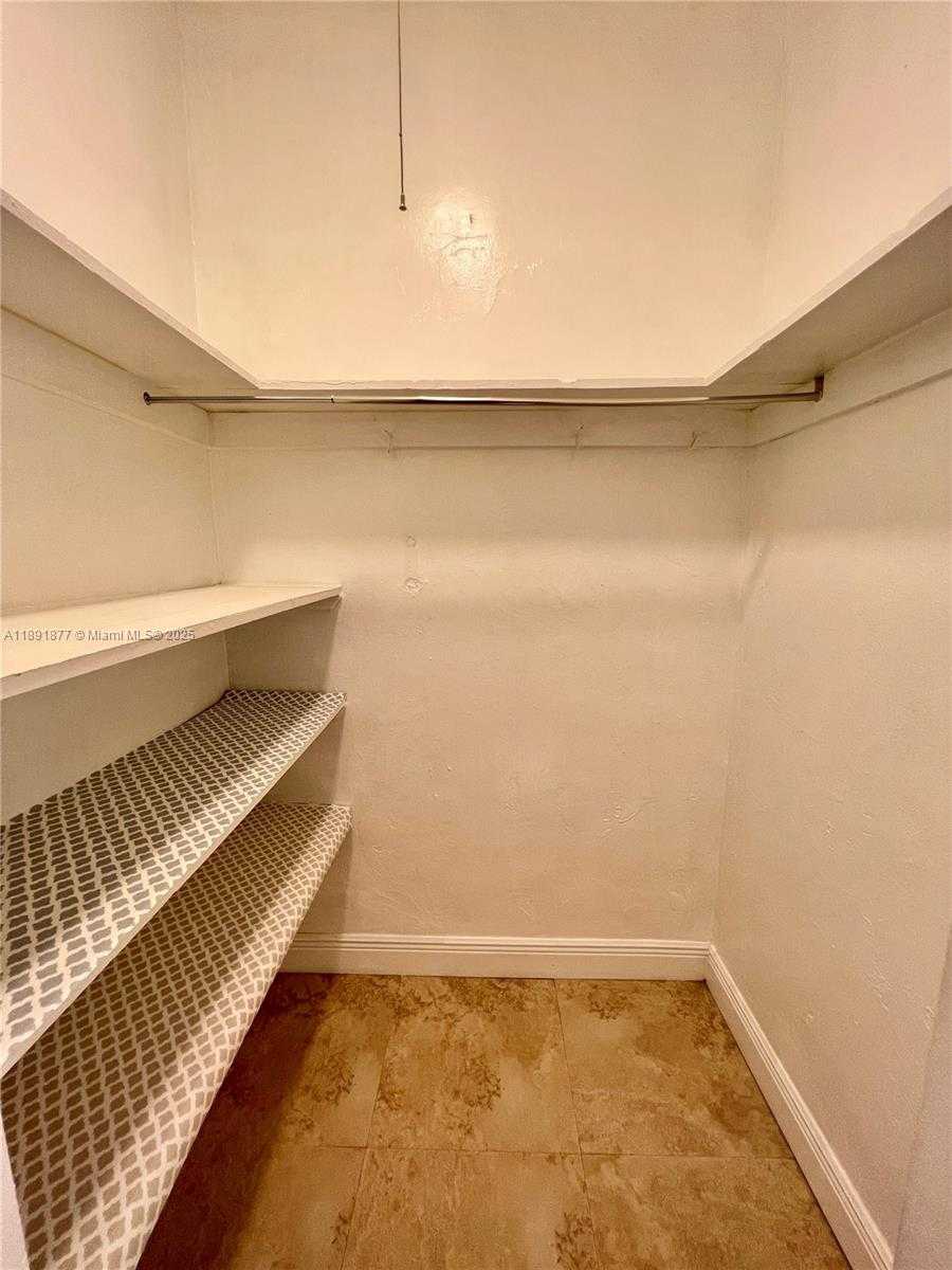 Small Image of 1141 MERIDIAN AVE #6, Miami Beach Number 10