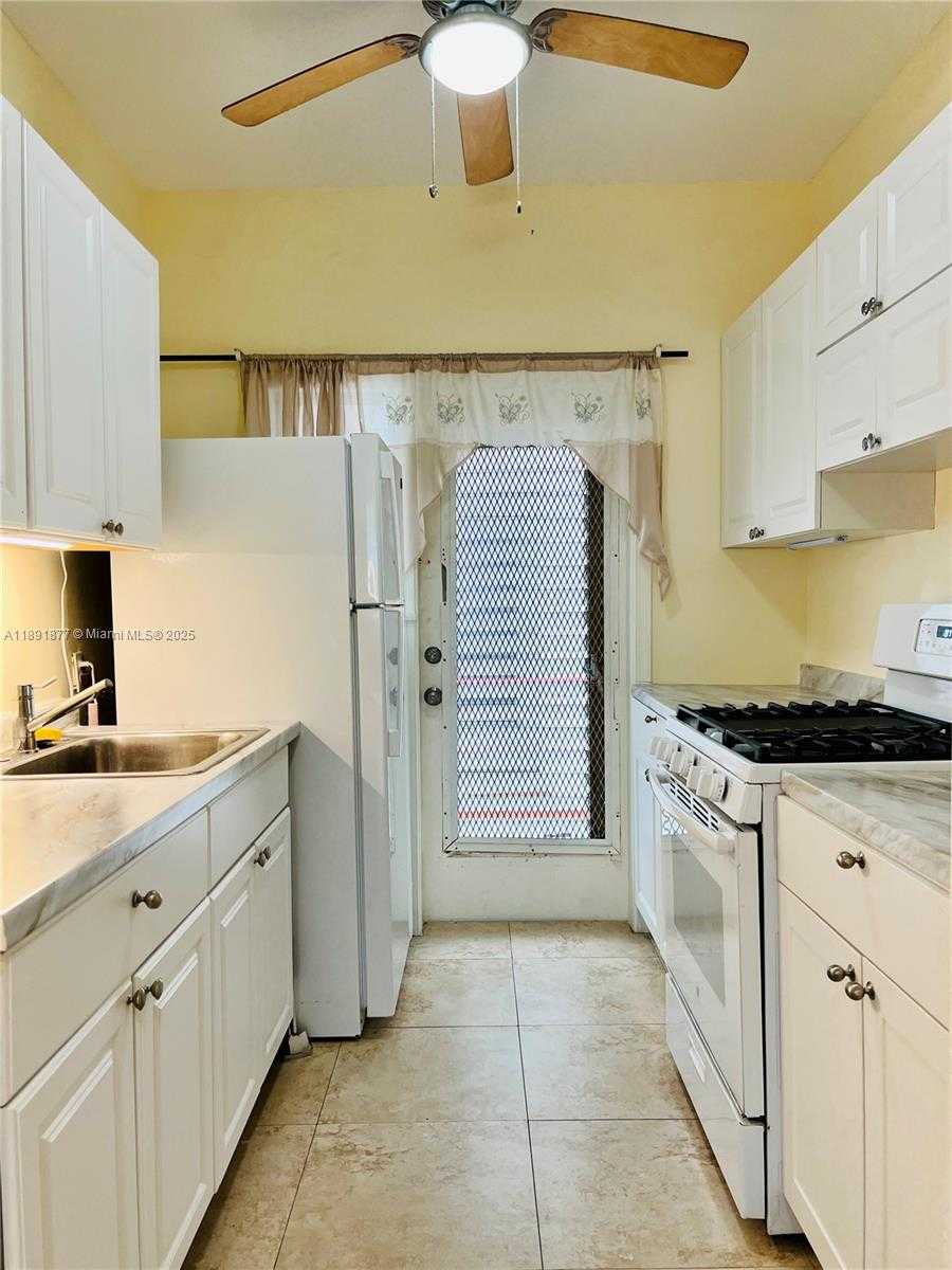 Small Image of 1141 MERIDIAN AVE #6, Miami Beach Number 6