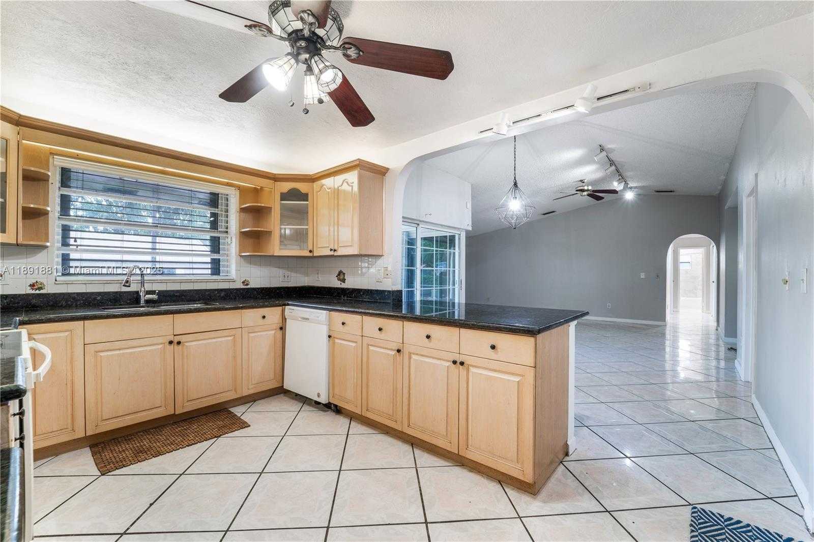 Small Image of 13040 SOUTH WEST 262ND LN, Homestead Number 18