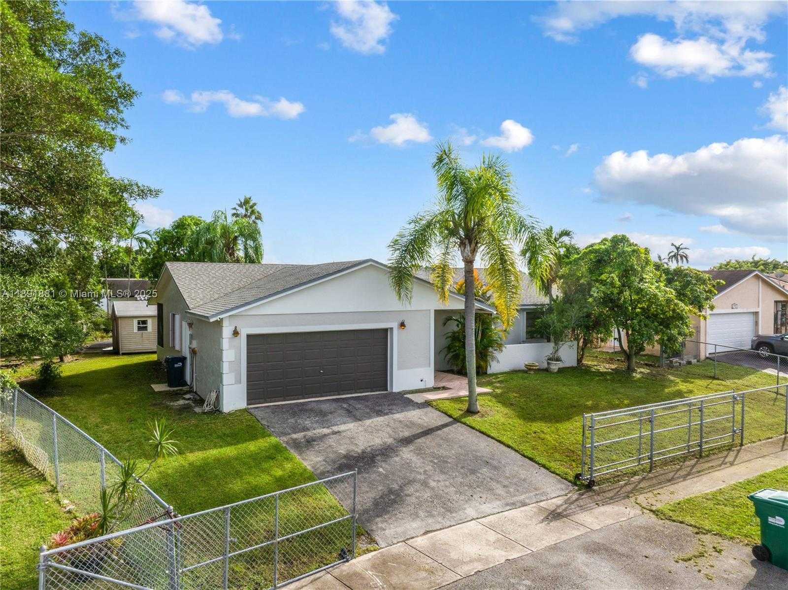 Small Image of 13040 SOUTH WEST 262ND LN, Homestead Number 28