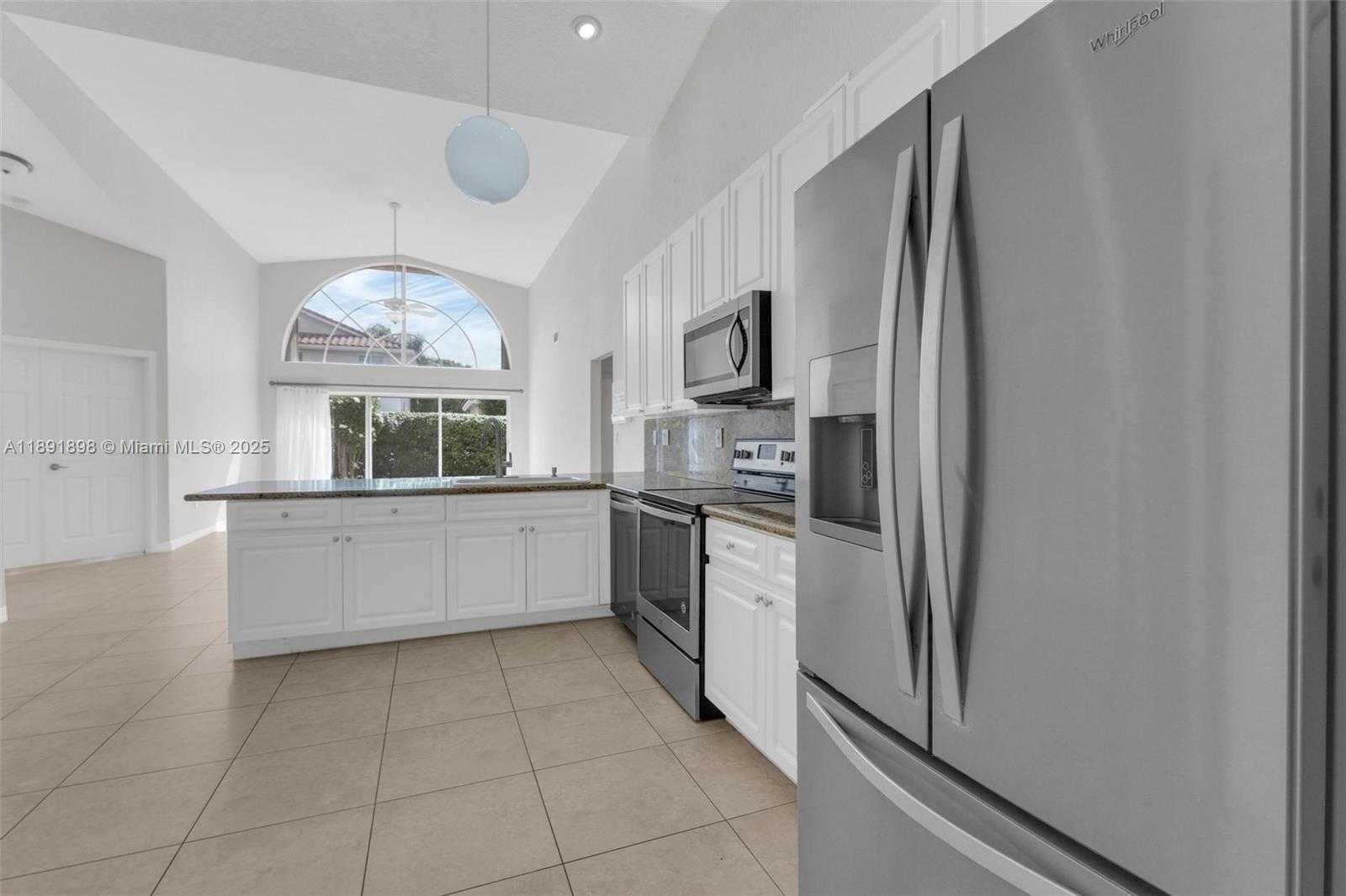 Small Image of 10635 NORTH WEST 54TH ST, Doral Number 11