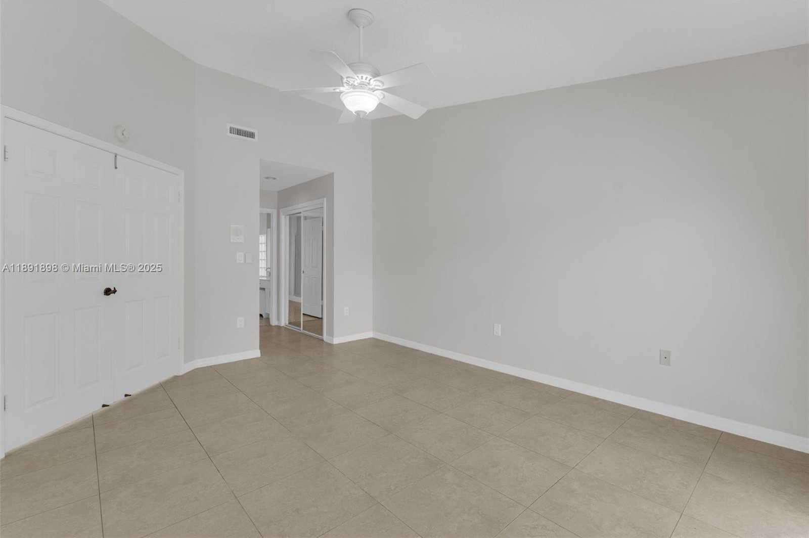 Small Image of 10635 NORTH WEST 54TH ST, Doral Number 19