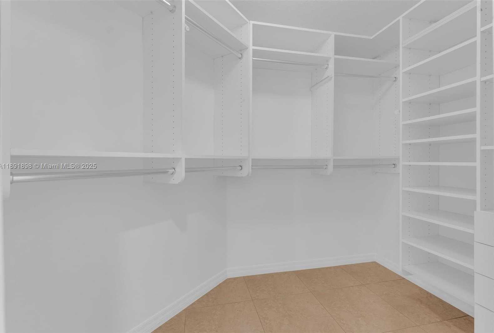 Small Image of 10635 NORTH WEST 54TH ST, Doral Number 23