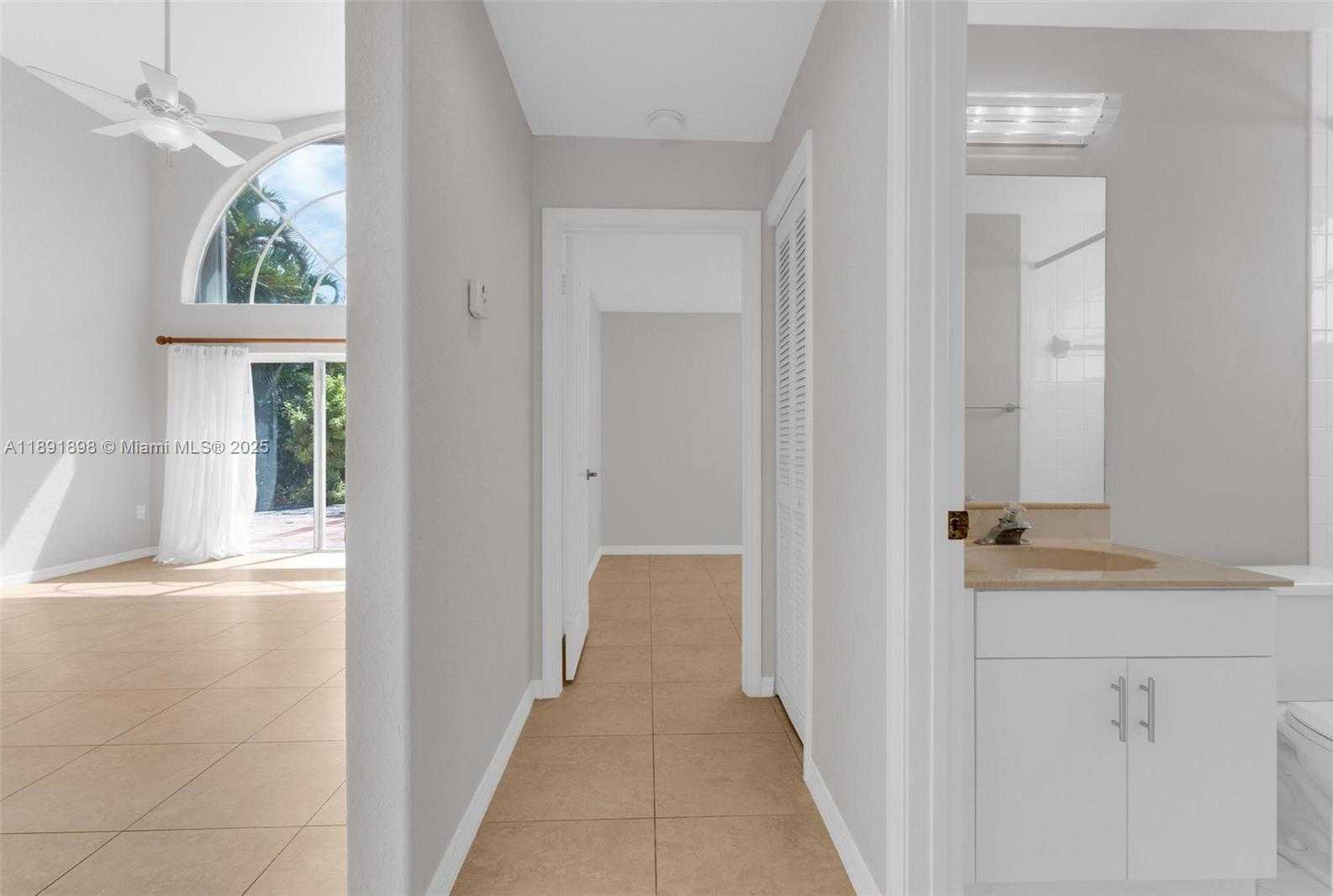 Small Image of 10635 NORTH WEST 54TH ST, Doral Number 29
