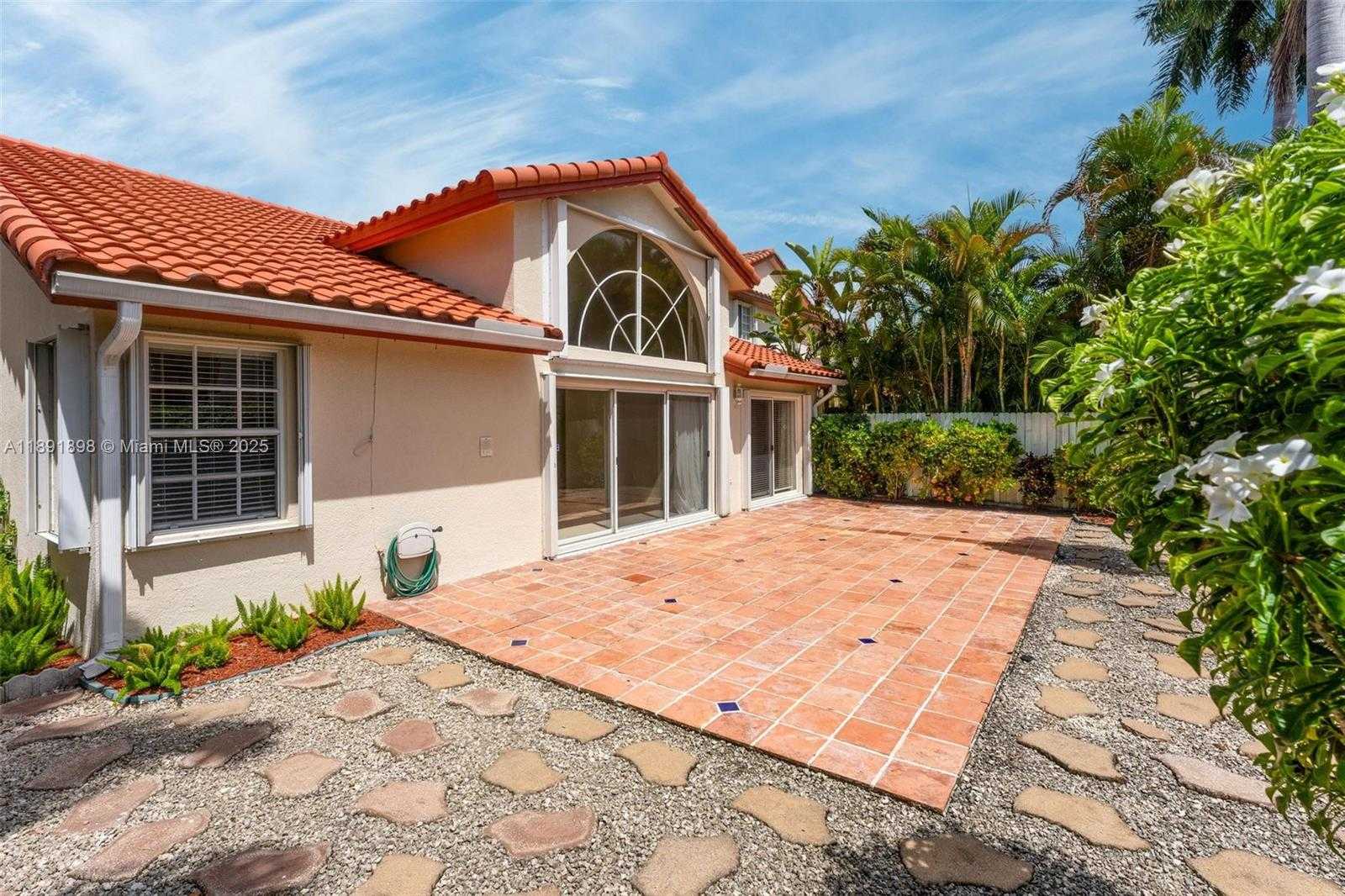 Small Image of 10635 NORTH WEST 54TH ST, Doral Number 34