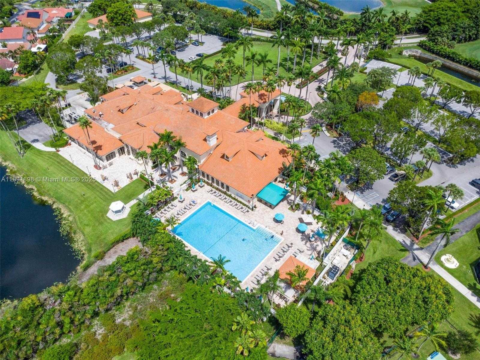 Small Image of 10635 NORTH WEST 54TH ST, Doral Number 41