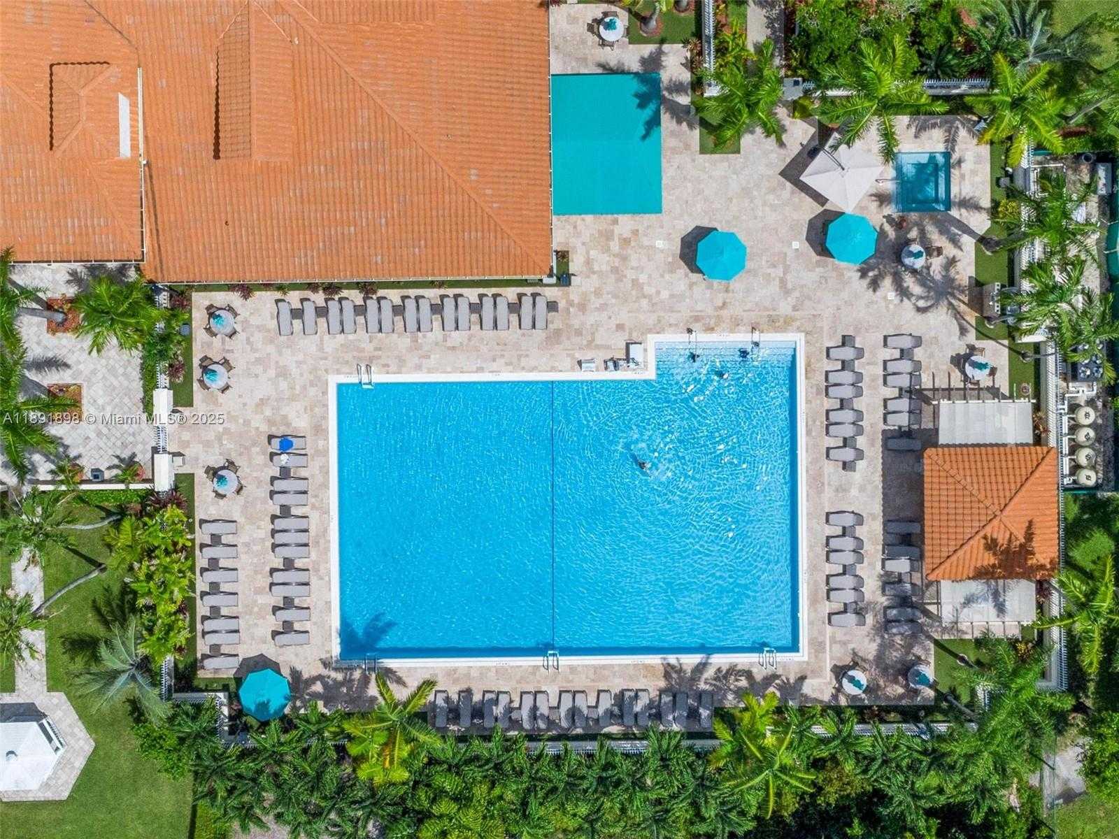 Small Image of 10635 NORTH WEST 54TH ST, Doral Number 42
