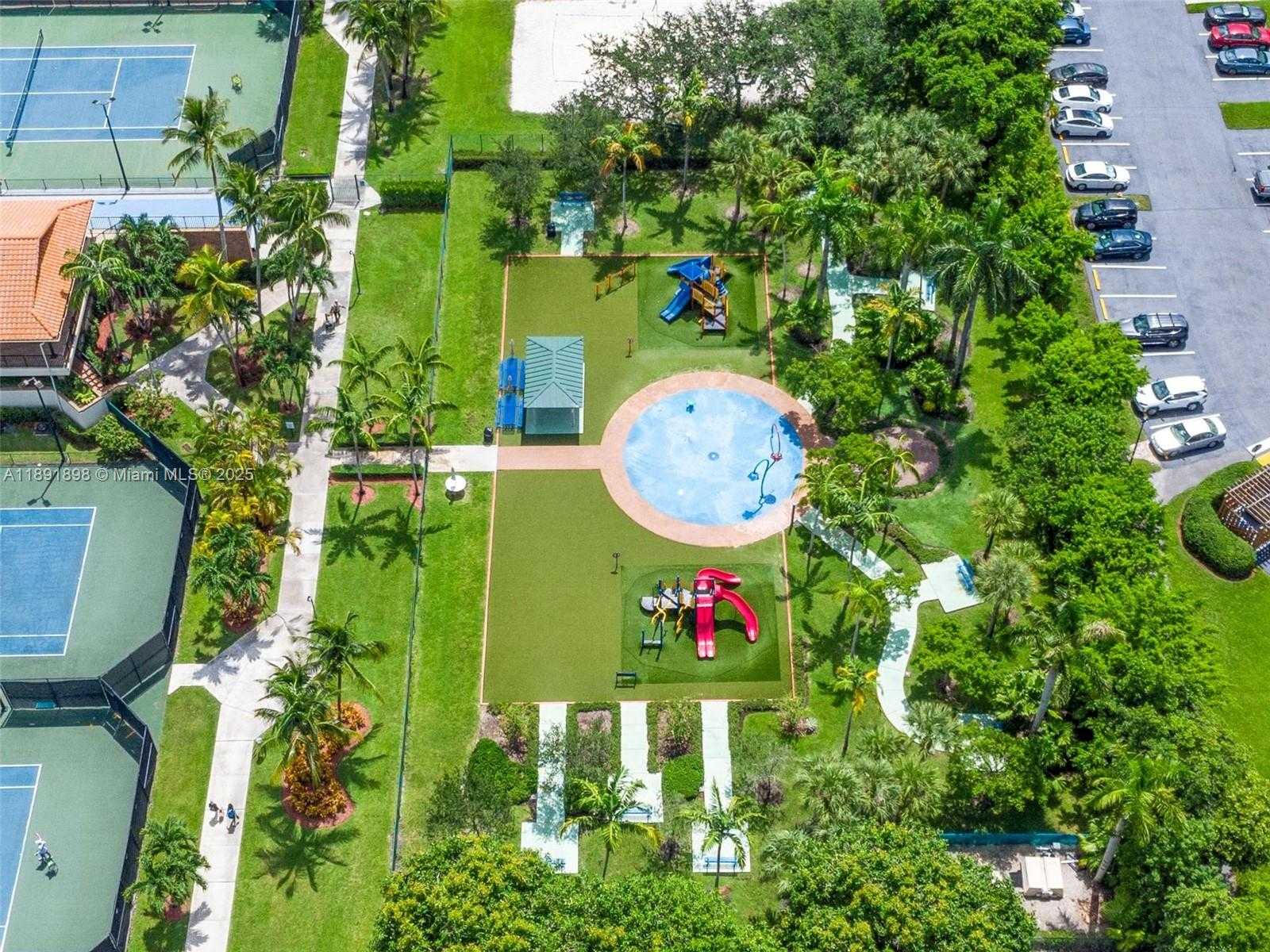 Small Image of 10635 NORTH WEST 54TH ST, Doral Number 43