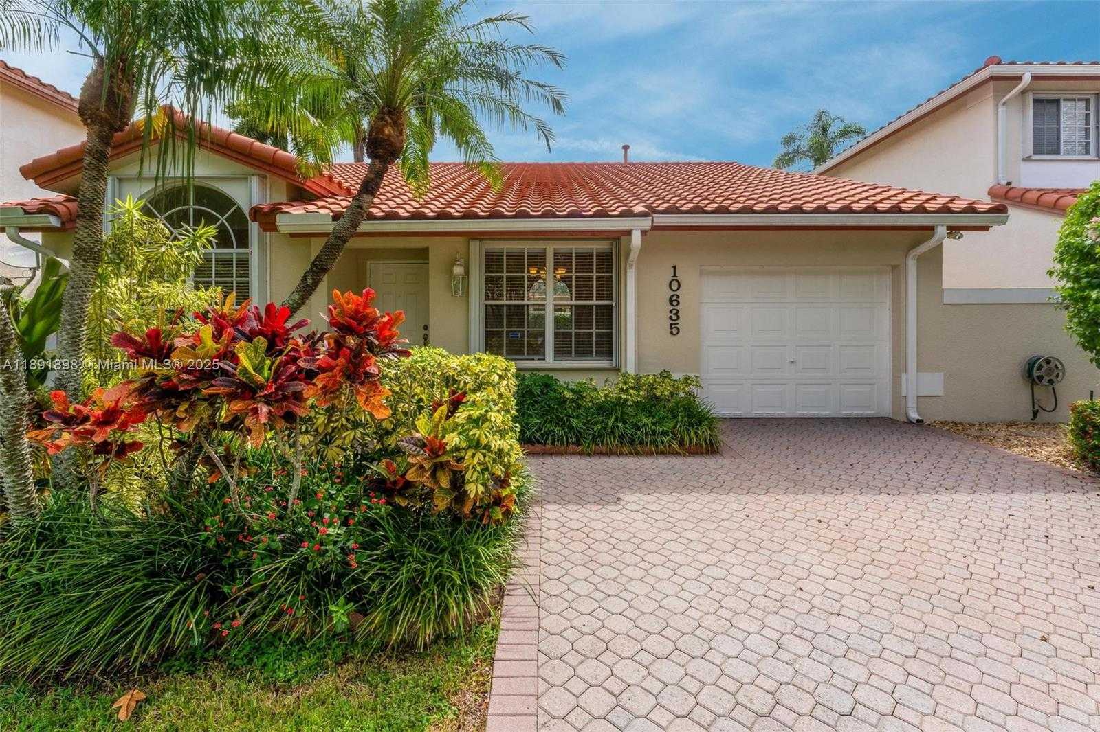 Small Image of 10635 NORTH WEST 54TH ST, Doral Number 5
