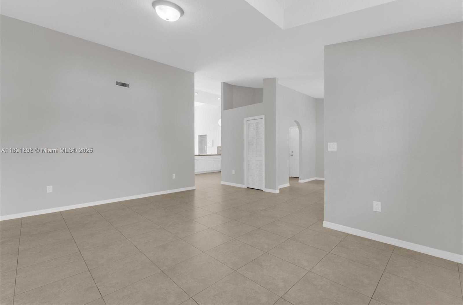 Small Image of 10635 NORTH WEST 54TH ST, Doral Number 8