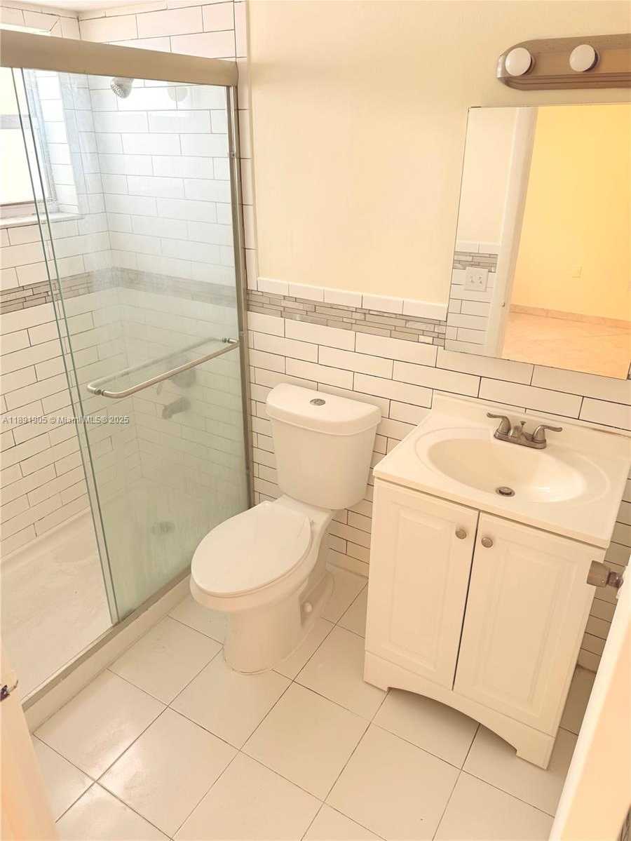 Small Image of 4101 INDIAN CREEK DR #301, Miami Beach Number 12