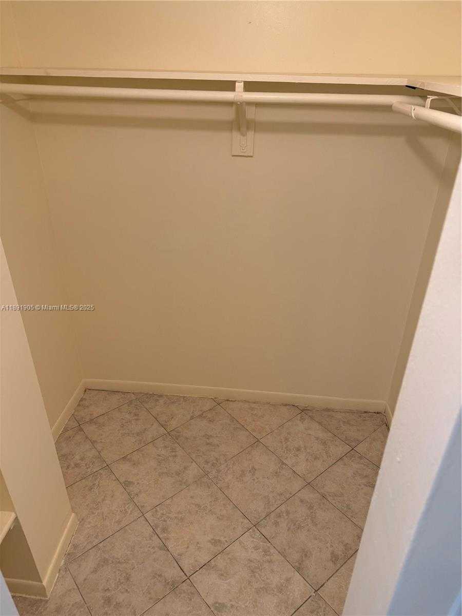 Small Image of 4101 INDIAN CREEK DR #301, Miami Beach Number 14