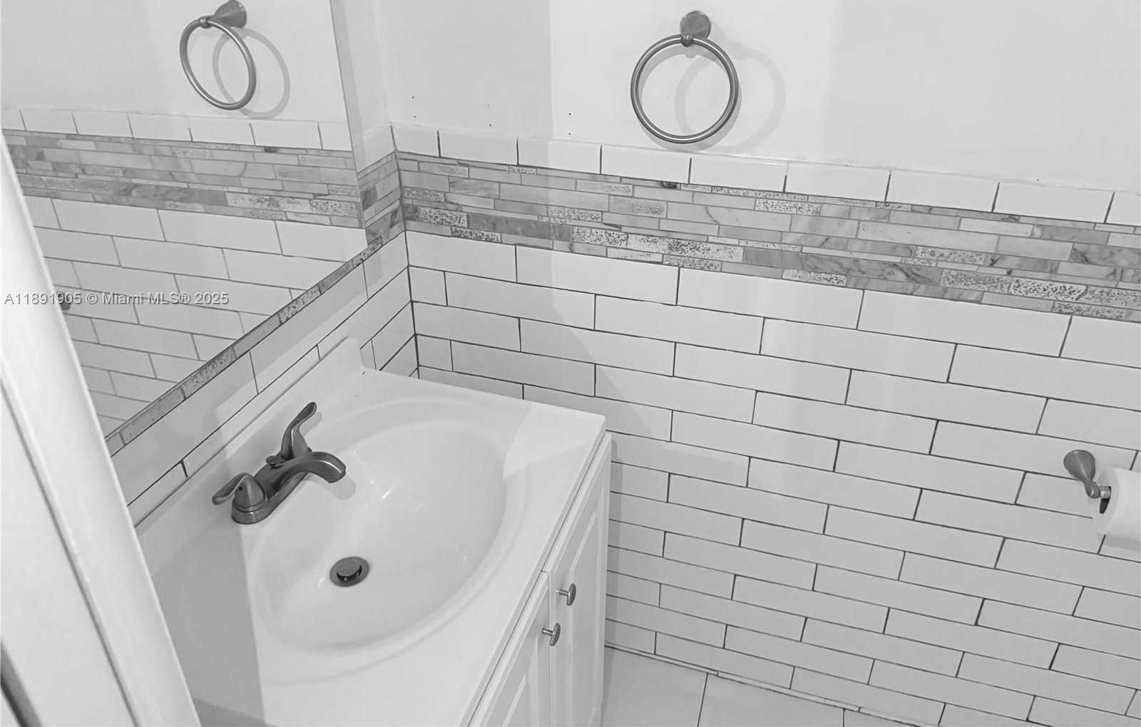 Small Image of 4101 INDIAN CREEK DR #301, Miami Beach Number 18