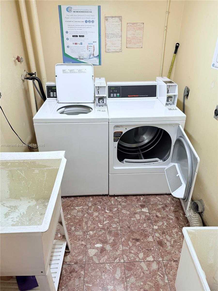 Small Image of 4101 INDIAN CREEK DR #301, Miami Beach Number 19