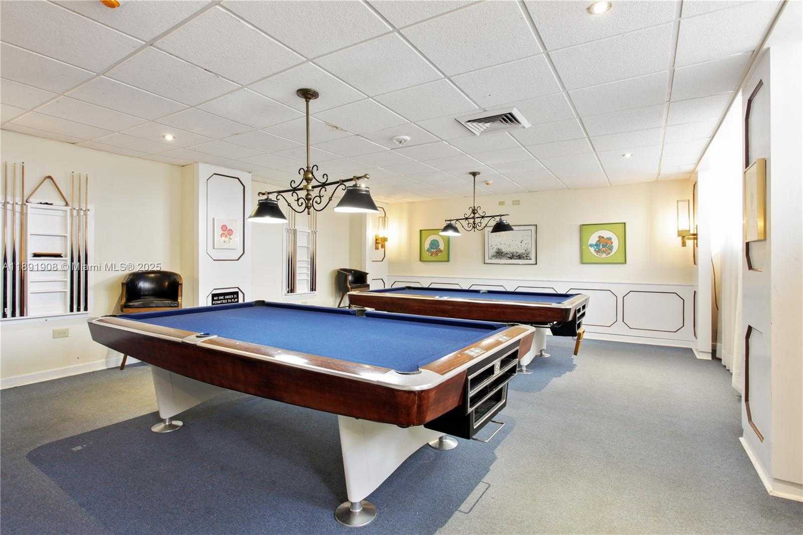 Small Image of 5555 COLLINS AVE #10P, Miami Beach Number 2
