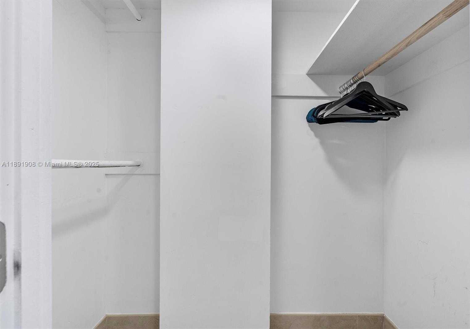 Small Image of 5555 COLLINS AVE #10P, Miami Beach Number 24